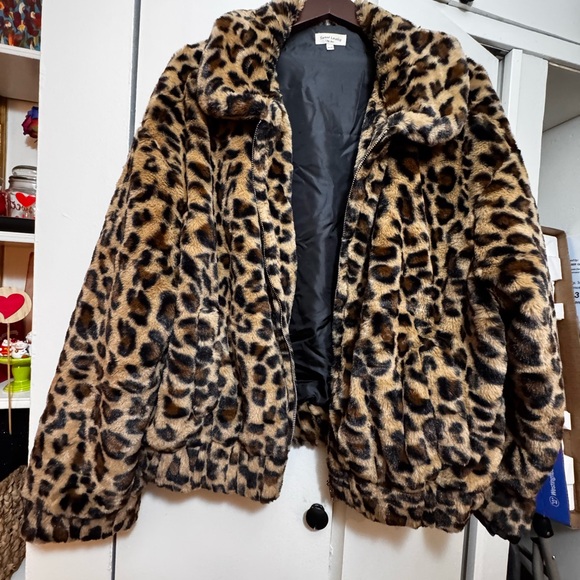 Faux fur jacket, animal print. Boutique brand. - Picture 2 of 6